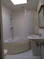 Badkamer in Huizen, voor de verbouwing